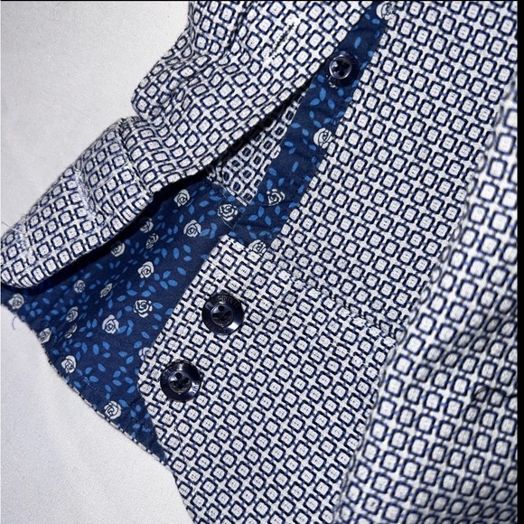 Quieti long sleeve button down shirt. Mens Size XL Blue Texture accent lining - Picture 5 of 9